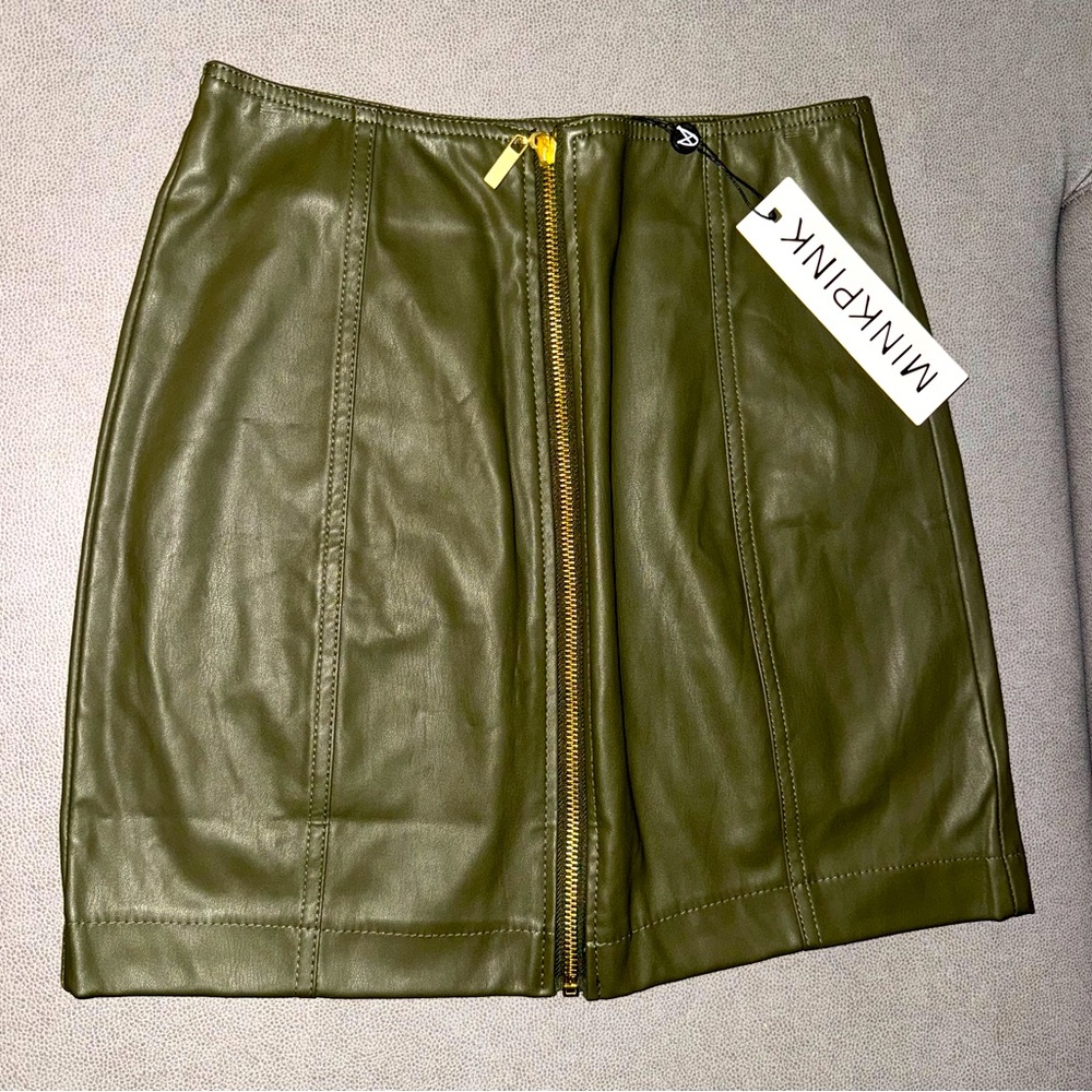 *NWT* Minkpink faux leather skirt XS